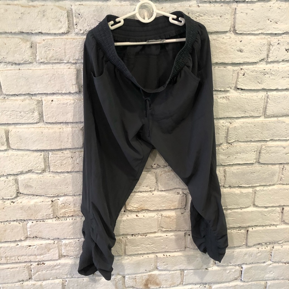 Athleta Women’s Crop Pants - S